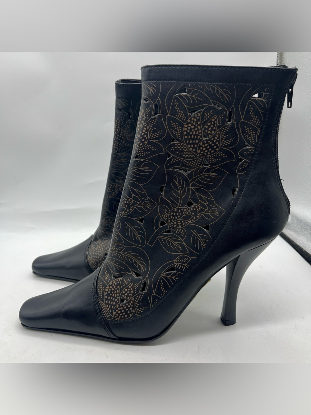 Black & Tan Floral Ankle Boots Shoes - Bamboo Brand Sz 7.5